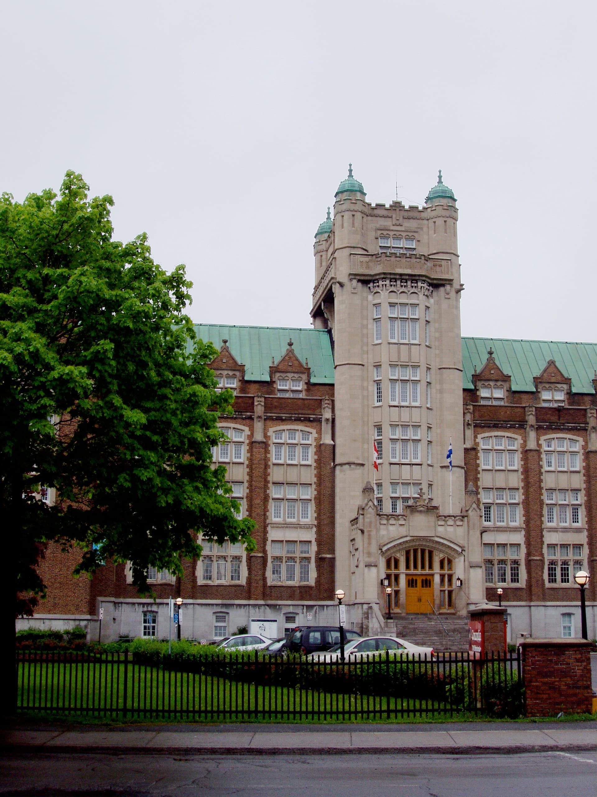 Administration Building on Concordia University’s Loyola Campus