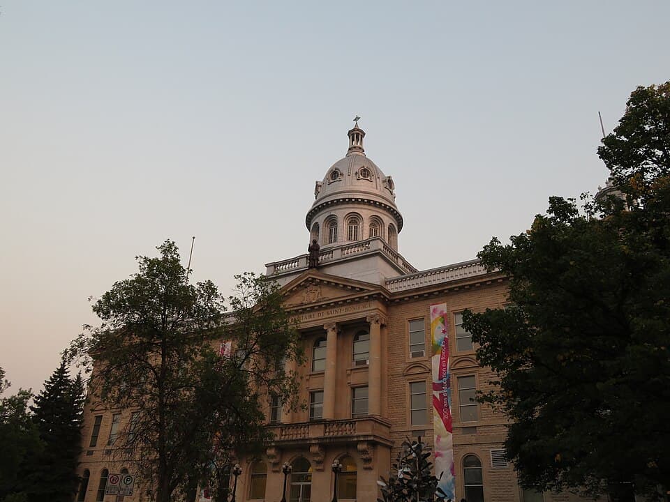 Universite de Saint-Boniface campus visual